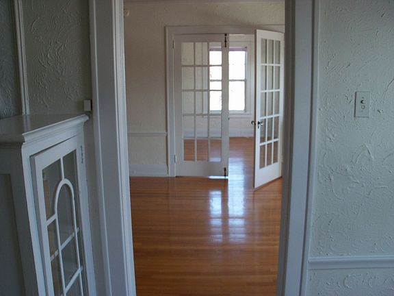 4th image of 2212 Girard Ave S APT 302
