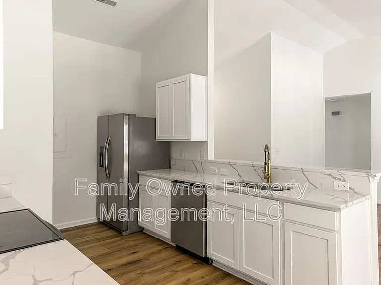 5208 Copley Cir — Photo 11