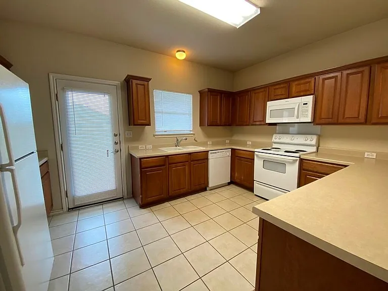 207 Brown St — Photo 10