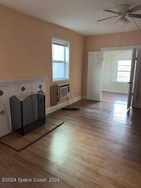 2 bed, 1.0 bath, 1000 sqft, $1,300 — Photo 3
