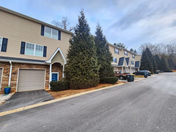 19 Terrace Ct, Asheville, NC 28804