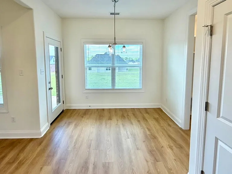 195 Hughetta St — Photo 6