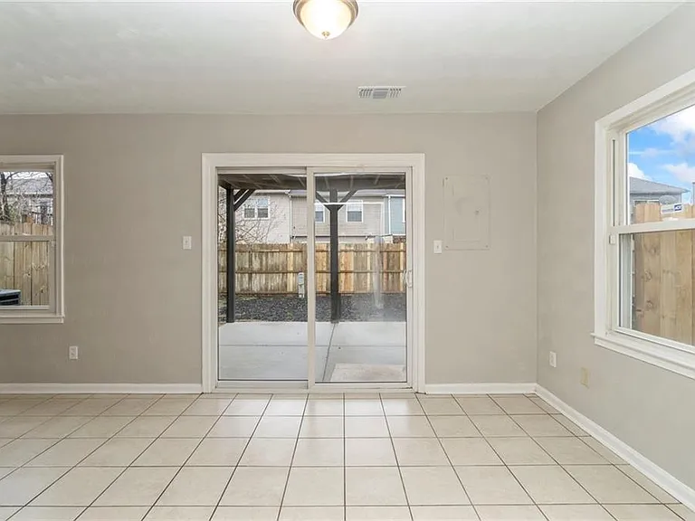 5989 Clear Springs Ct — Photo 7