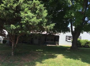 704 Blue Ridge Ave APT 2, Bedford, VA 24523