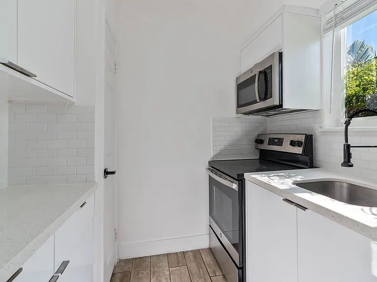 2190 SW 14th Ter — Photo 36
