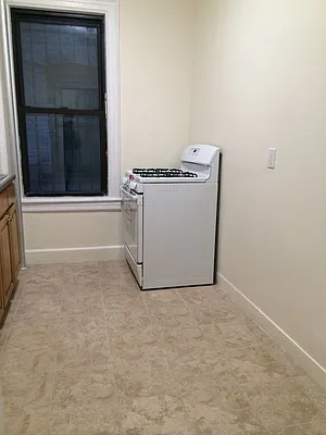 Rented by Astoria Park Realty Group Inc | media 6