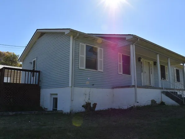 160 Quest Ln, Bluefield, VA 24605