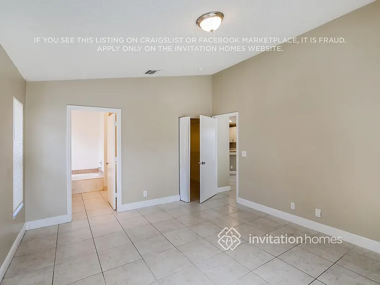 6249 Island Way — Photo 10