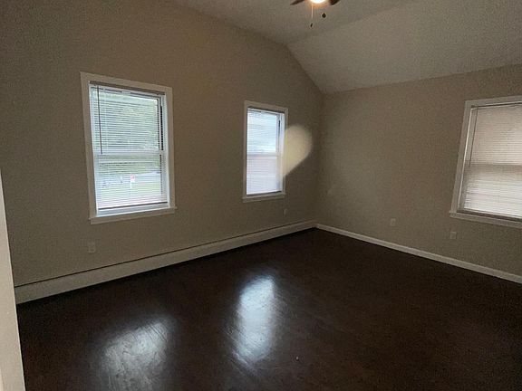 3rd image of 8823 164th St Floor 2