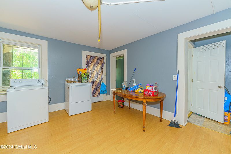 5th image of 252 Clinton Avenue
