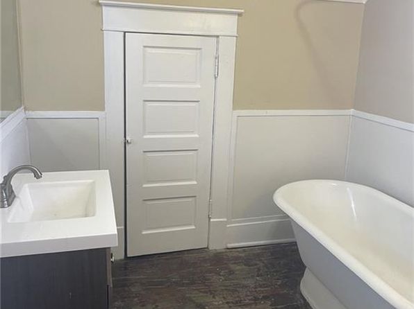 greensboro-north-carolina-252331399 picture