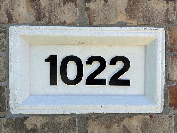4th image of 1022 N Churchill Dr