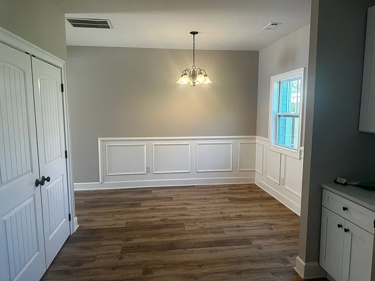 1223 S Main St — Photo 9