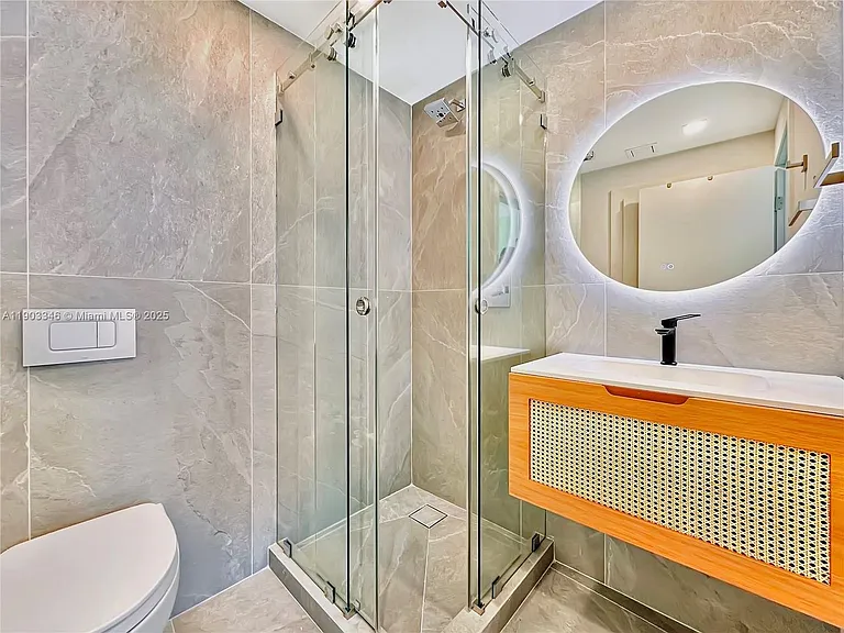 6700 Indian Creek Dr #Penthouse 2 — Photo 20