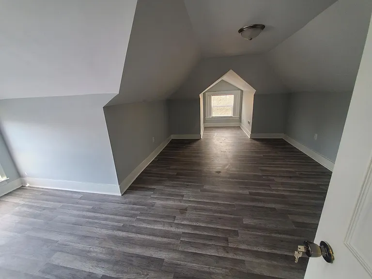3345 Hogarth Ave #2 — Photo 46