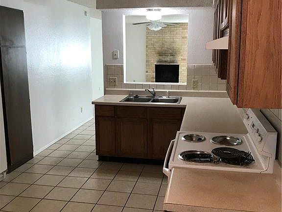 4th image of 1008 Bird Creek Dr #A