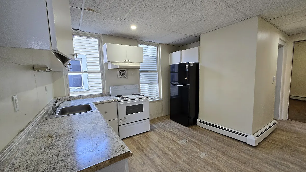 Building Photo - 177 Mansion St #2