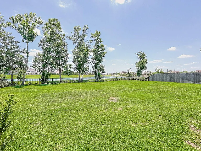 10334 Fountain Shore Dr — Photo 44