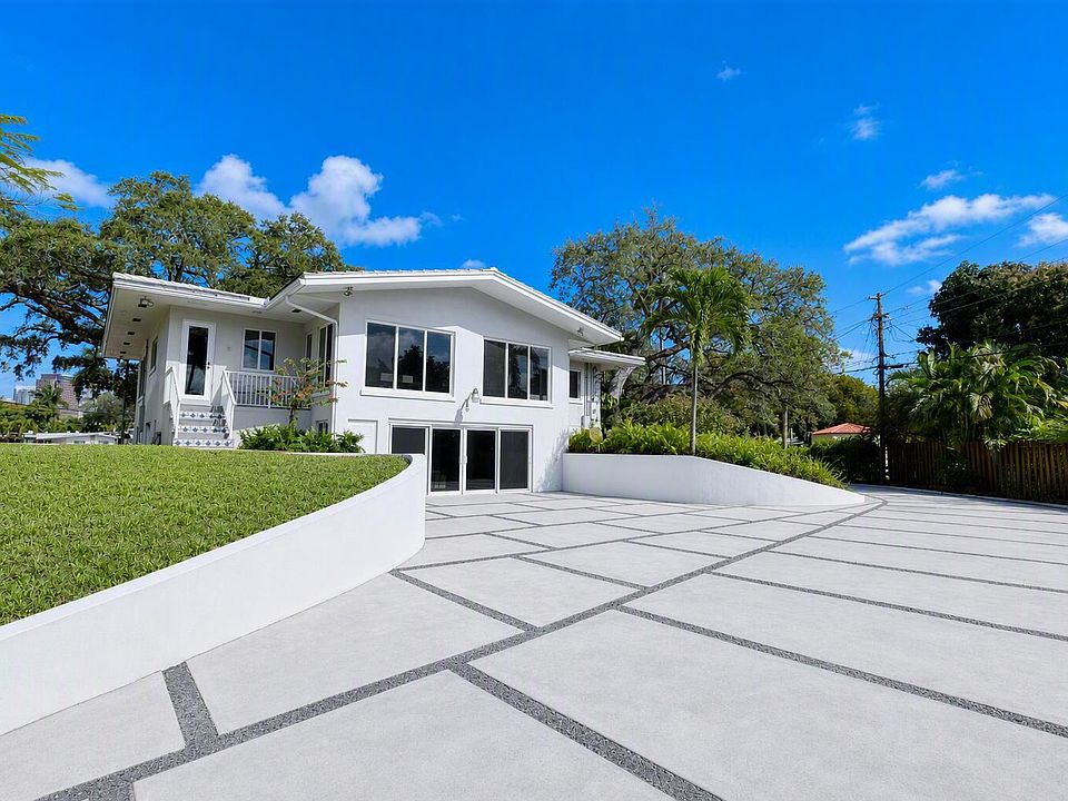 1st image of 600 SW 12th Street