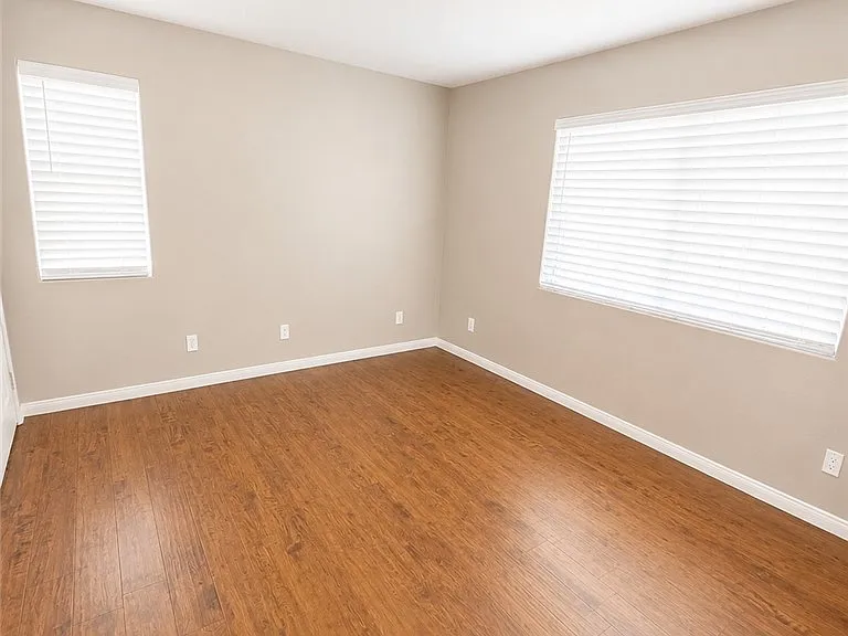 7213 London Bridge Ave — Photo 3