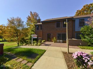 2118 Golf Course Dr, Reston, VA 20191