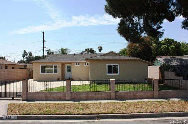 1st image of 909 Cabana Ave