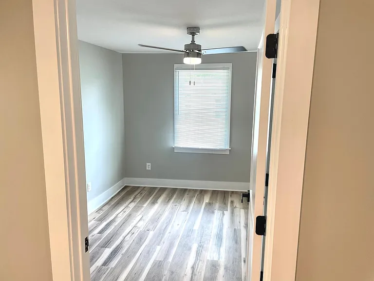 1614 Martin Ave — Photo 12