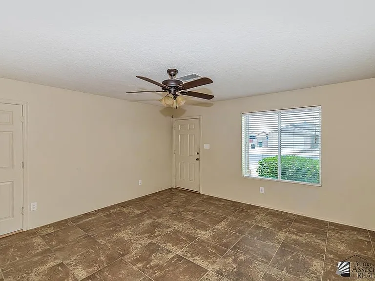 7120 E 36th Pl — Photo 4