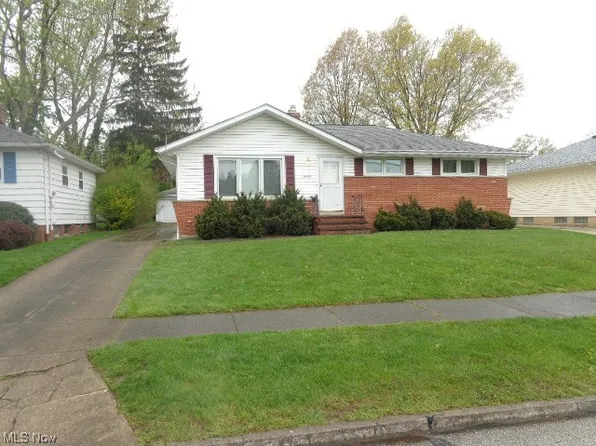 6346 Mariana Dr, Parma Heights, OH 44130