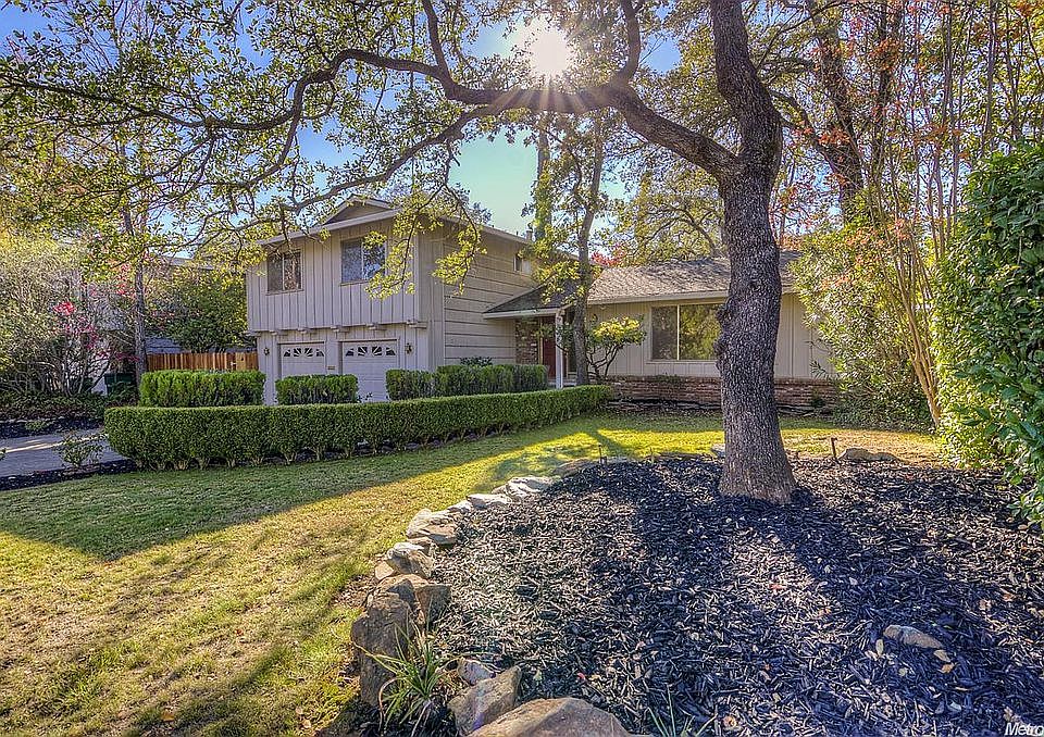 1st image of 2732 King Richard Dr