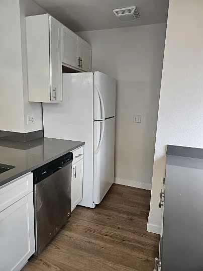 Gravelly Lake Brownstones — Photo 41
