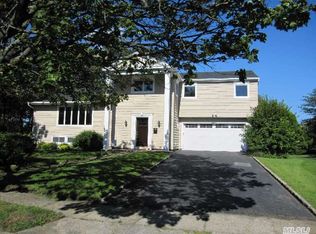 71 Wenwood Dr, Massapequa Park, NY 11762