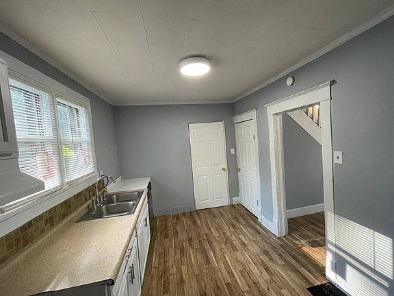 4th image of 265 Fulton Pl