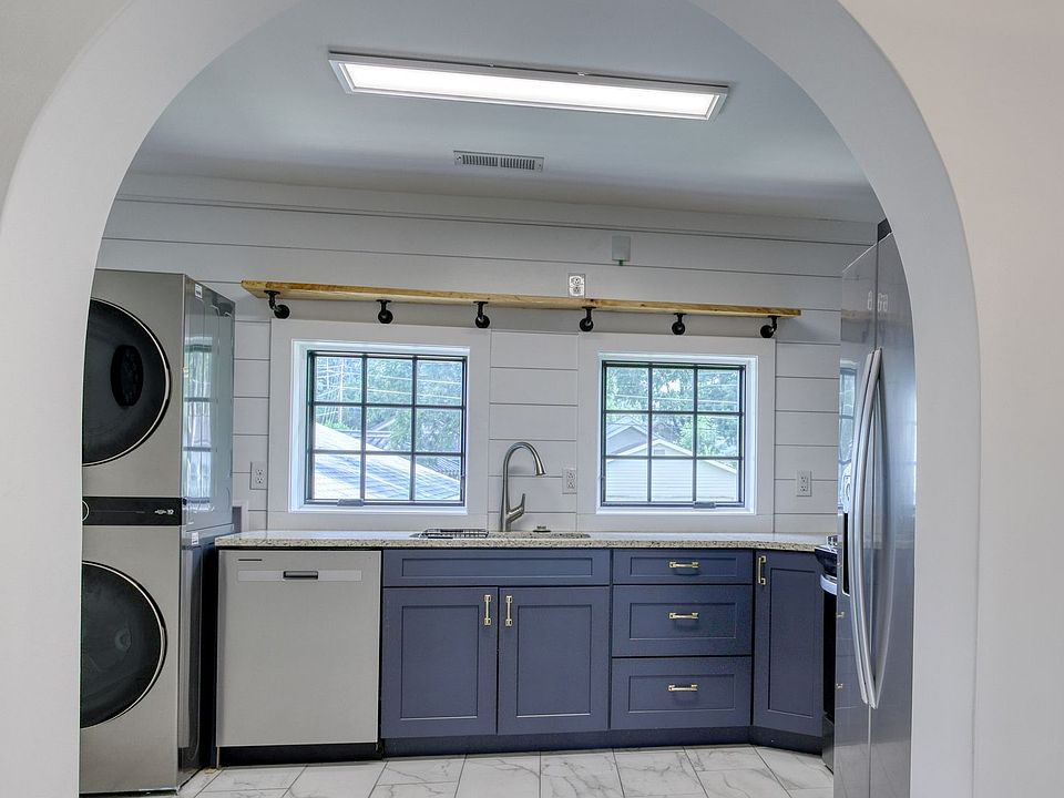 1st image of 1122 Wellman Ave #1