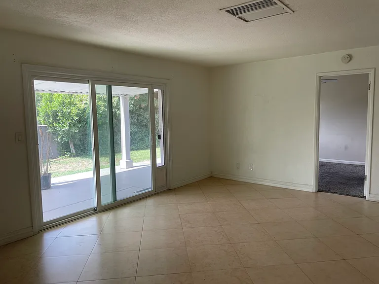 643 Sequoia St — Photo 4