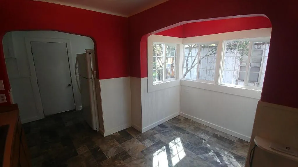 523 N. College St — Photo 4