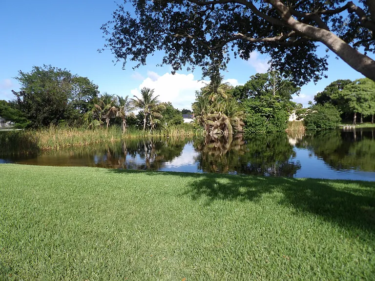 3845 Victoria Dr — Photo 30