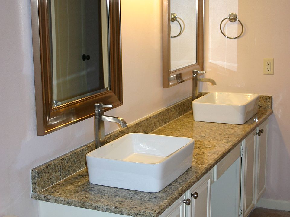 1st image of 15 Tulip Hill Ct