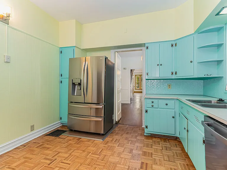 273 S Hanover St — Photo 11