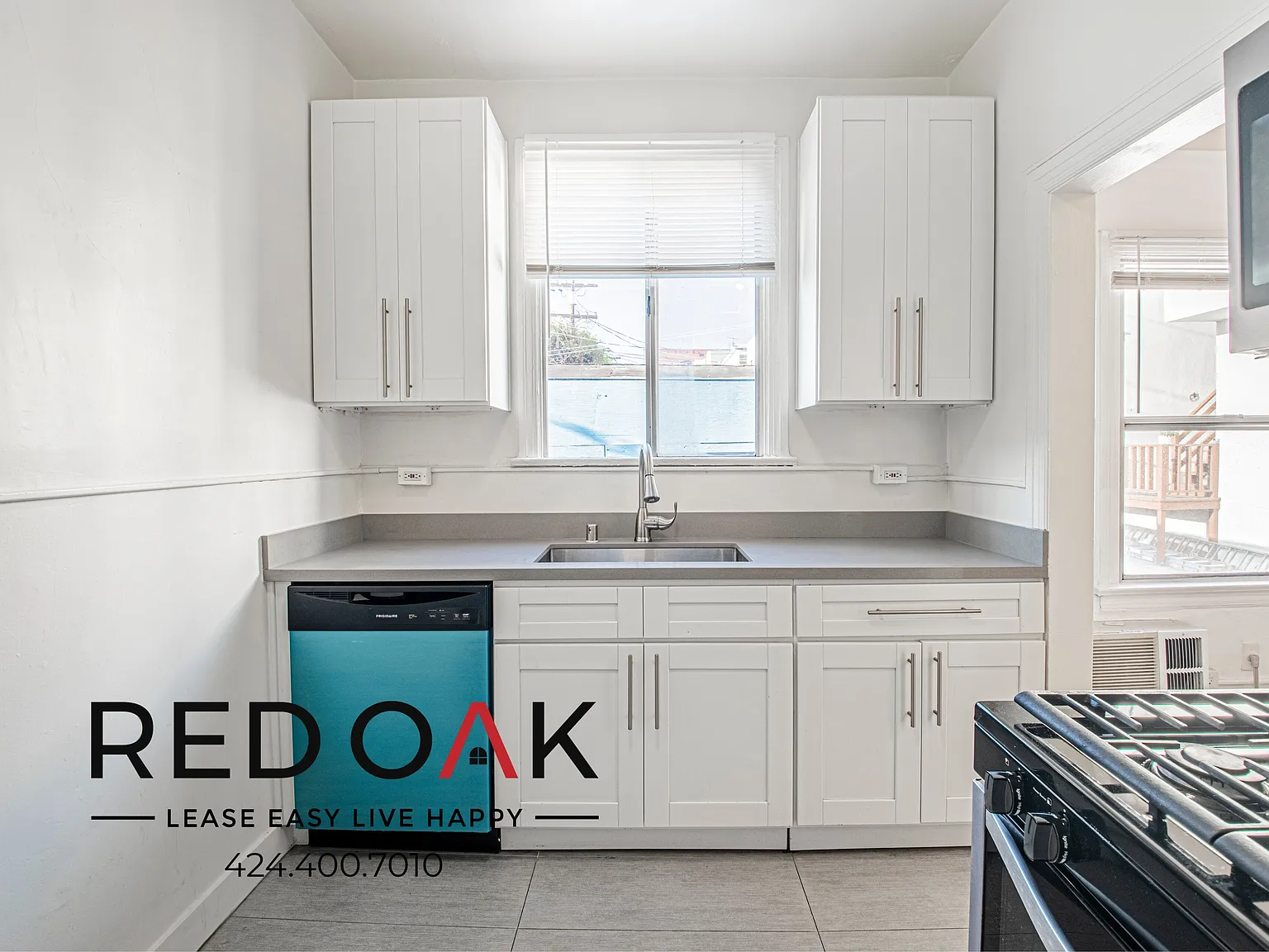 121 N Kenmore Ave — Photo 2