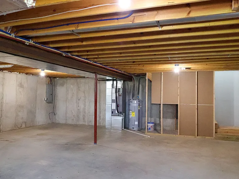 201 Chestnut St — Photo 15