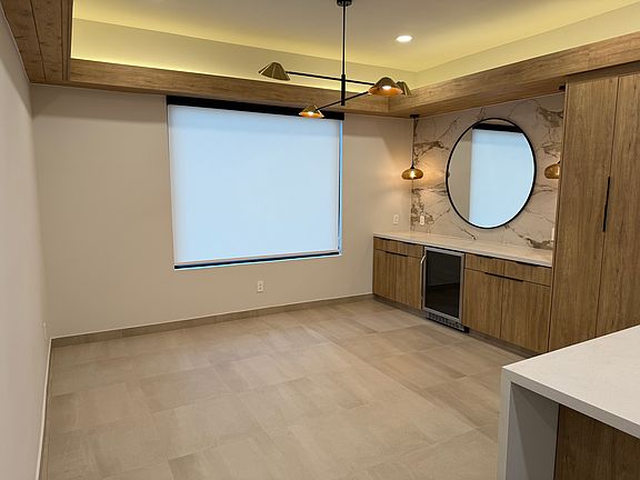4th image of 702 Sage Ln #A