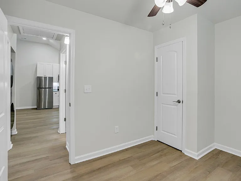 2108 California Ave — Photo 18