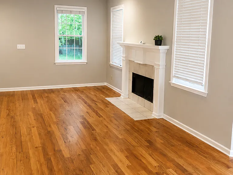 110 Chester Ave SE — Photo 3