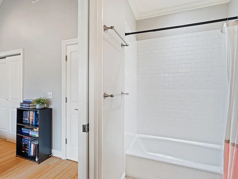 160 Park Pointe Cir #NA — Photo 38