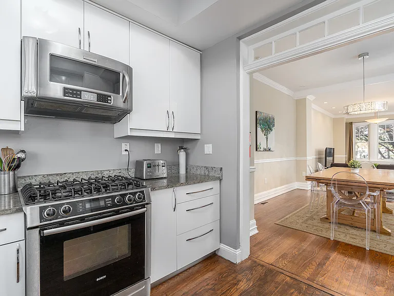 2650 Woodley Pl NW — Photo 12