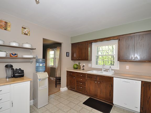 5th image of 2811 Lincolnshire Ct
