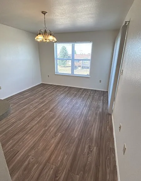 1187 Case Ct — Photo 3
