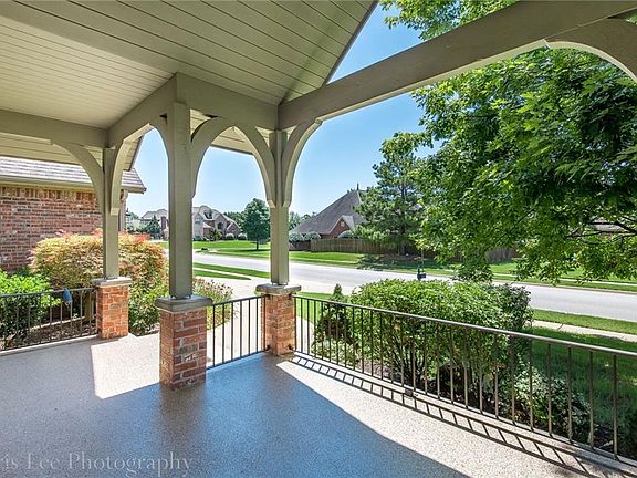 3rd image of 3524 E Hearthstone Dr