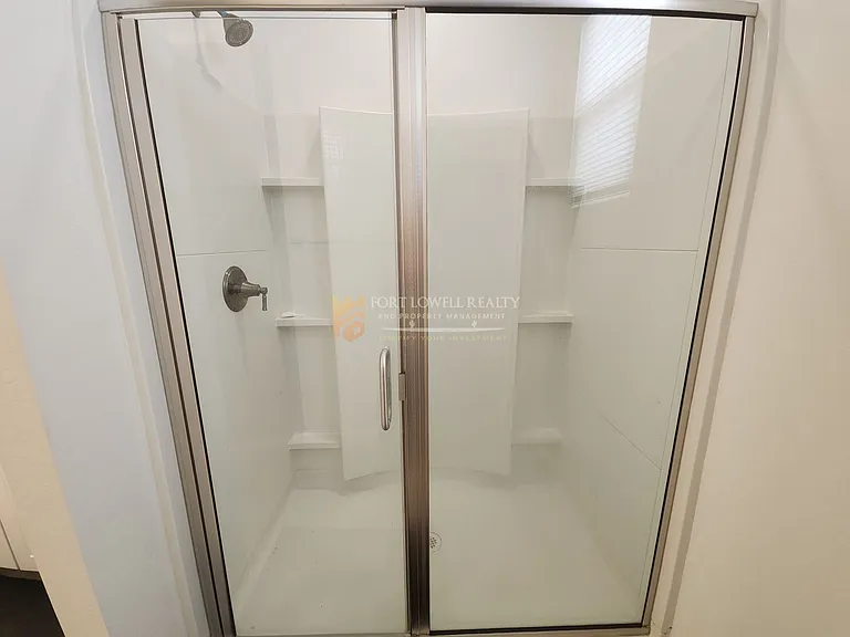 4208 S 68th Dr — Photo 10